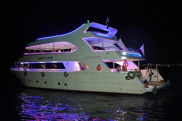 Yacht Dining
